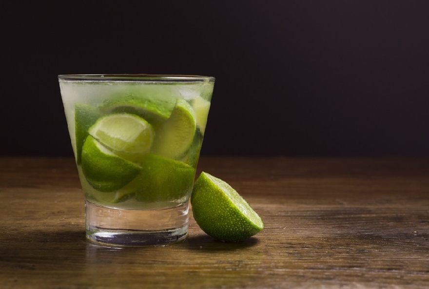 Caipirinha met cachaca.