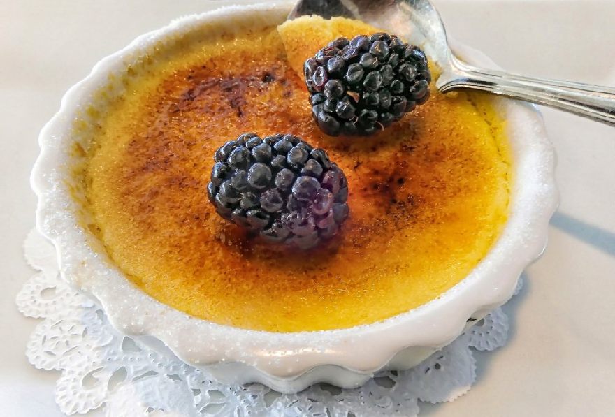 Creme Brulee from the best French restaurants in Dortmund.