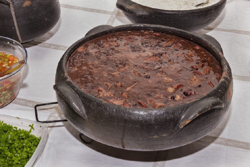 Schmackhaftes Feijoada in Brasilien.